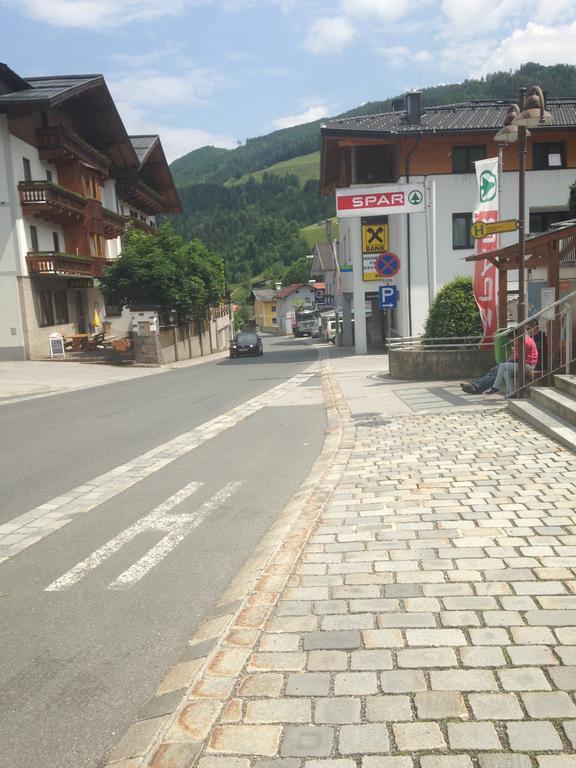 Apartamento Haus Julia Mühlbach am Hochkönig Exterior foto